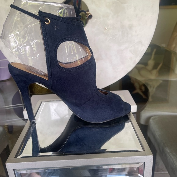 Size 8 Cape Robbin women’s shoes .. - Picture 2 of 2